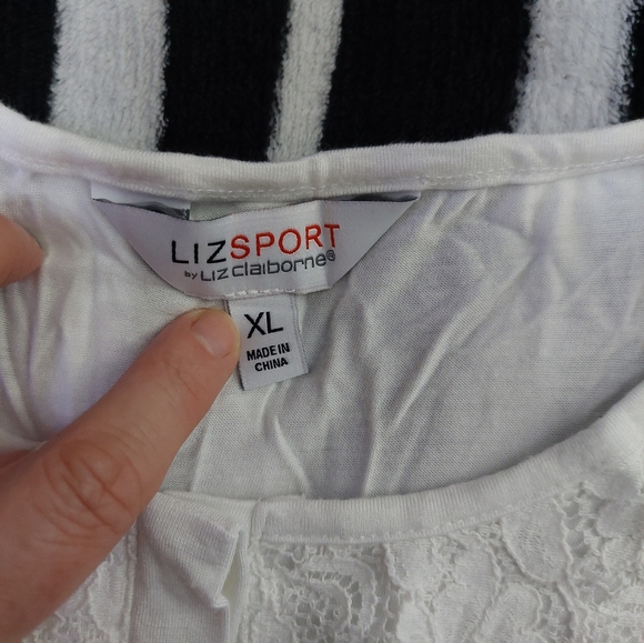 Liz Sport by Liz Claiborne White tank XL - Picture 2 of 4